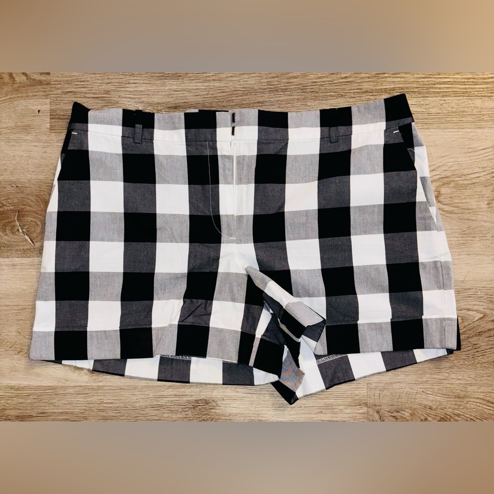 LOFT Black and White Plaid Women Shorts